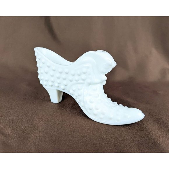 Vintage Fenton White Milk Glass Hobnail Slipper Shoe with Draping Cat Head - Picture 7 of 7